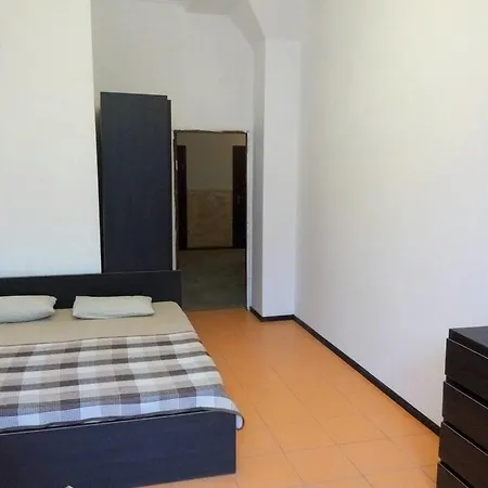 Greek Hotel *