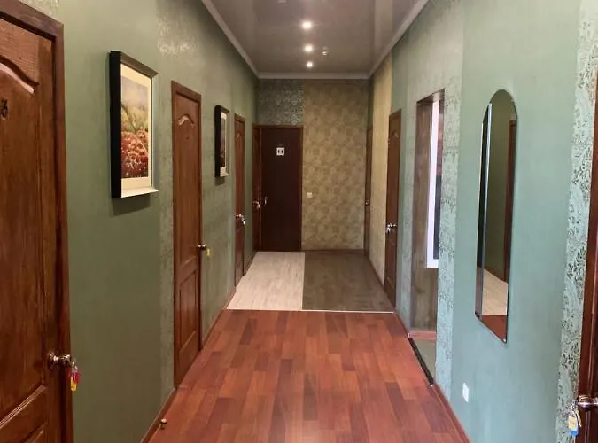 Greek Hostel אכסניה *