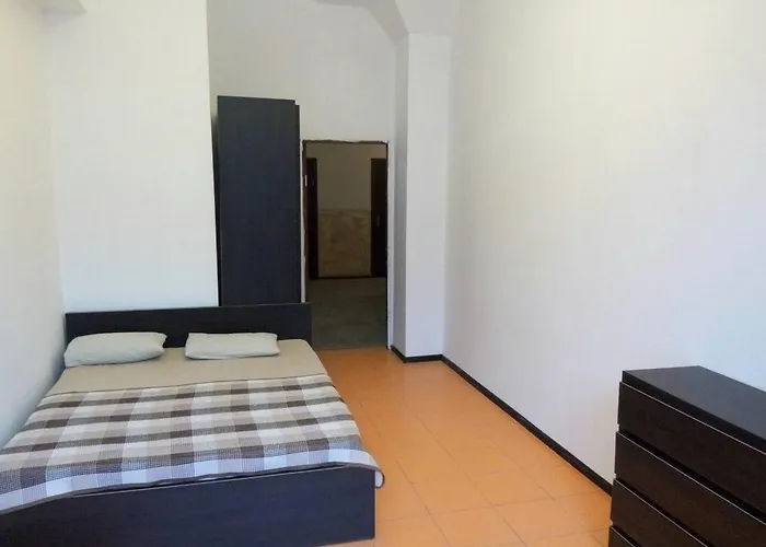 Greek Hostel אכסניה *